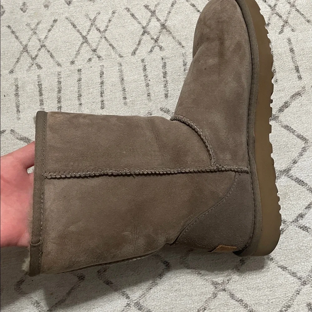 UGG Classic Short Boot Gray Size 8 - Picture 5 of 11